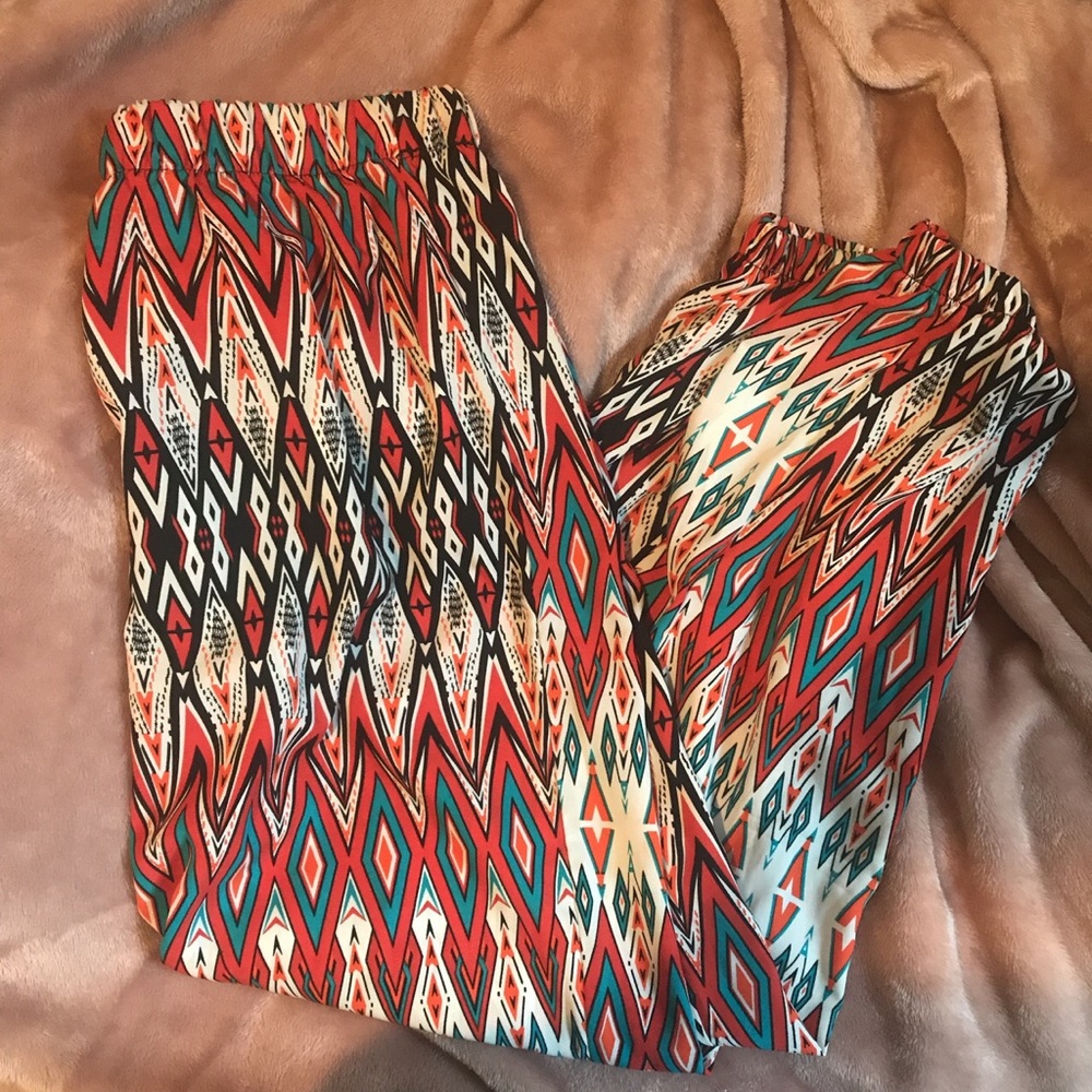 Patterned flowy pants